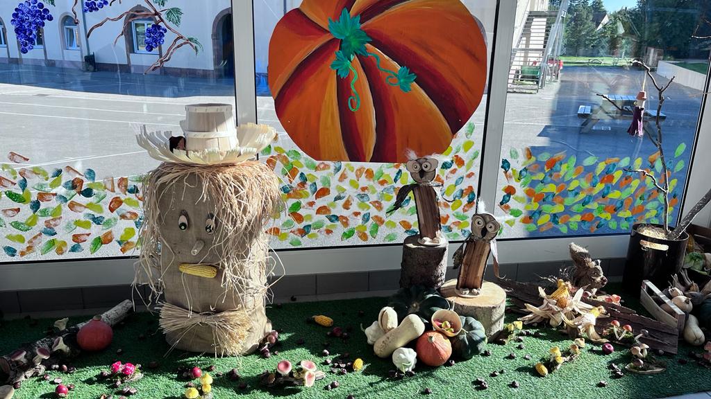 L'école se pare de ses couleurs d'automne