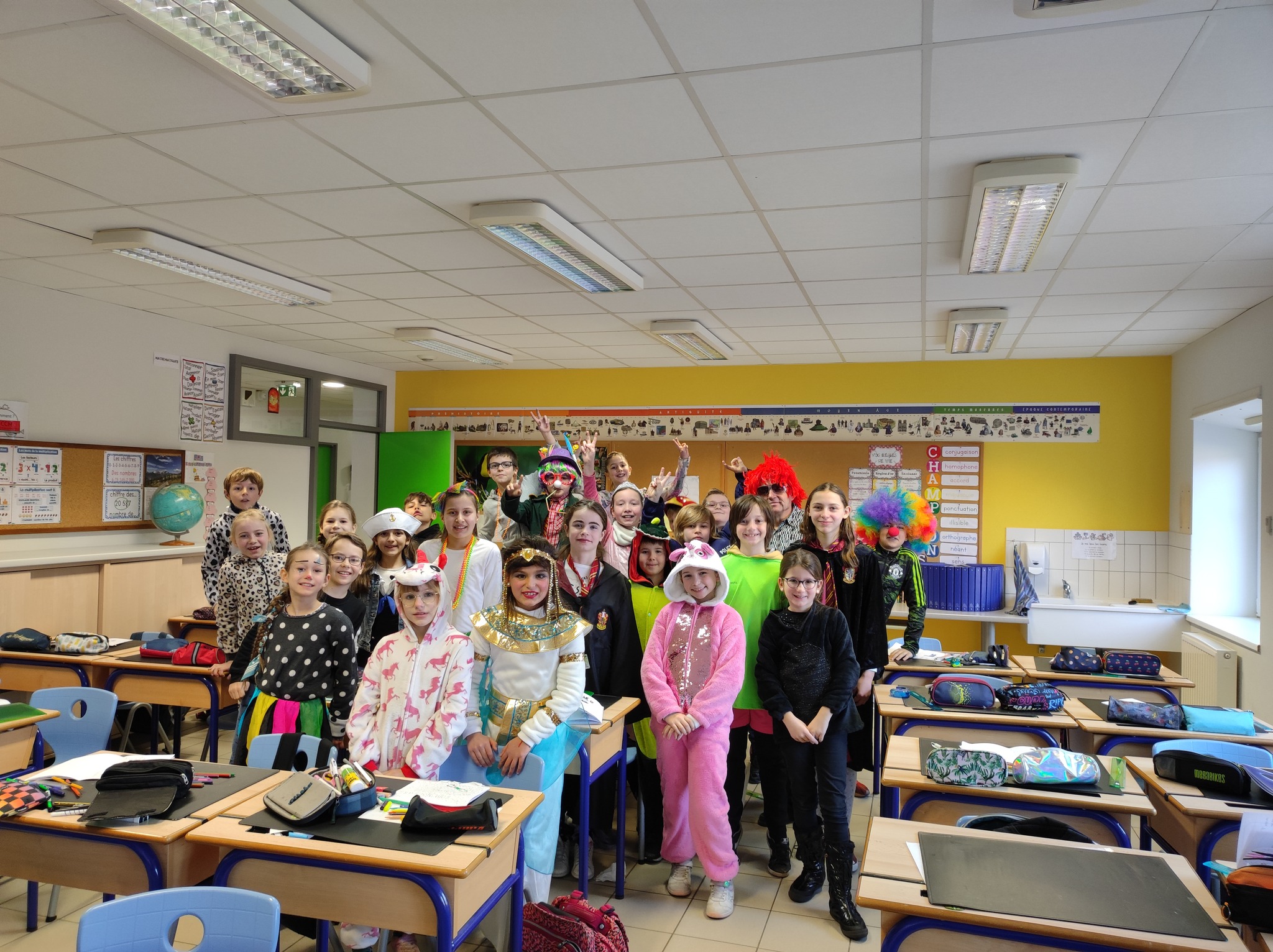 Carnaval haut en couleur suite...
