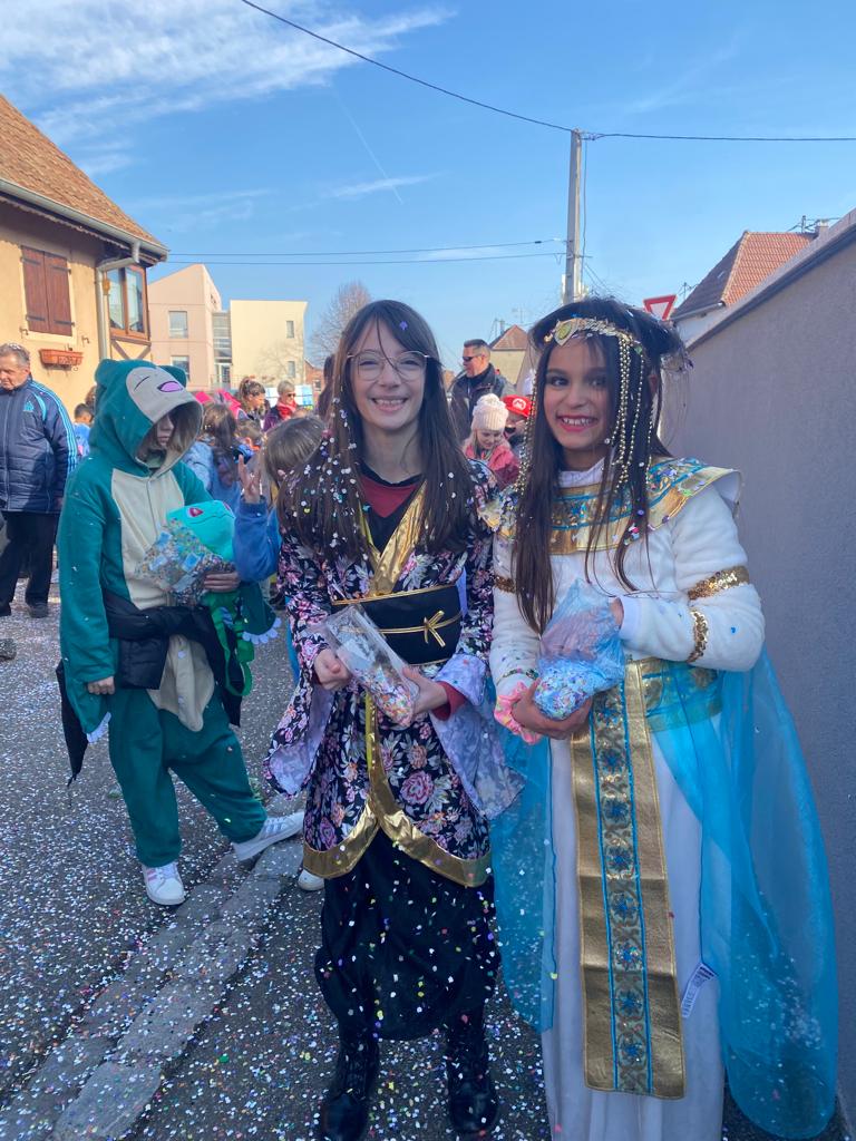 Carnaval haut en couleur suite...
