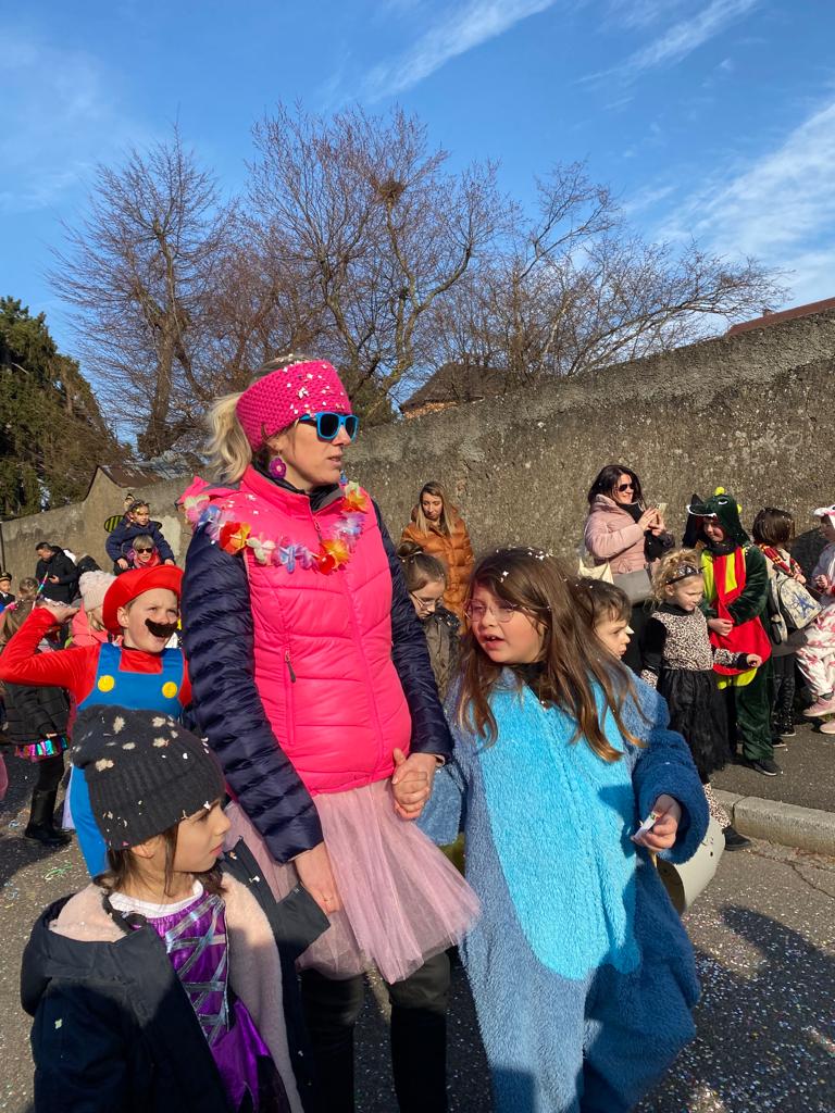 Carnaval haut en couleur suite...