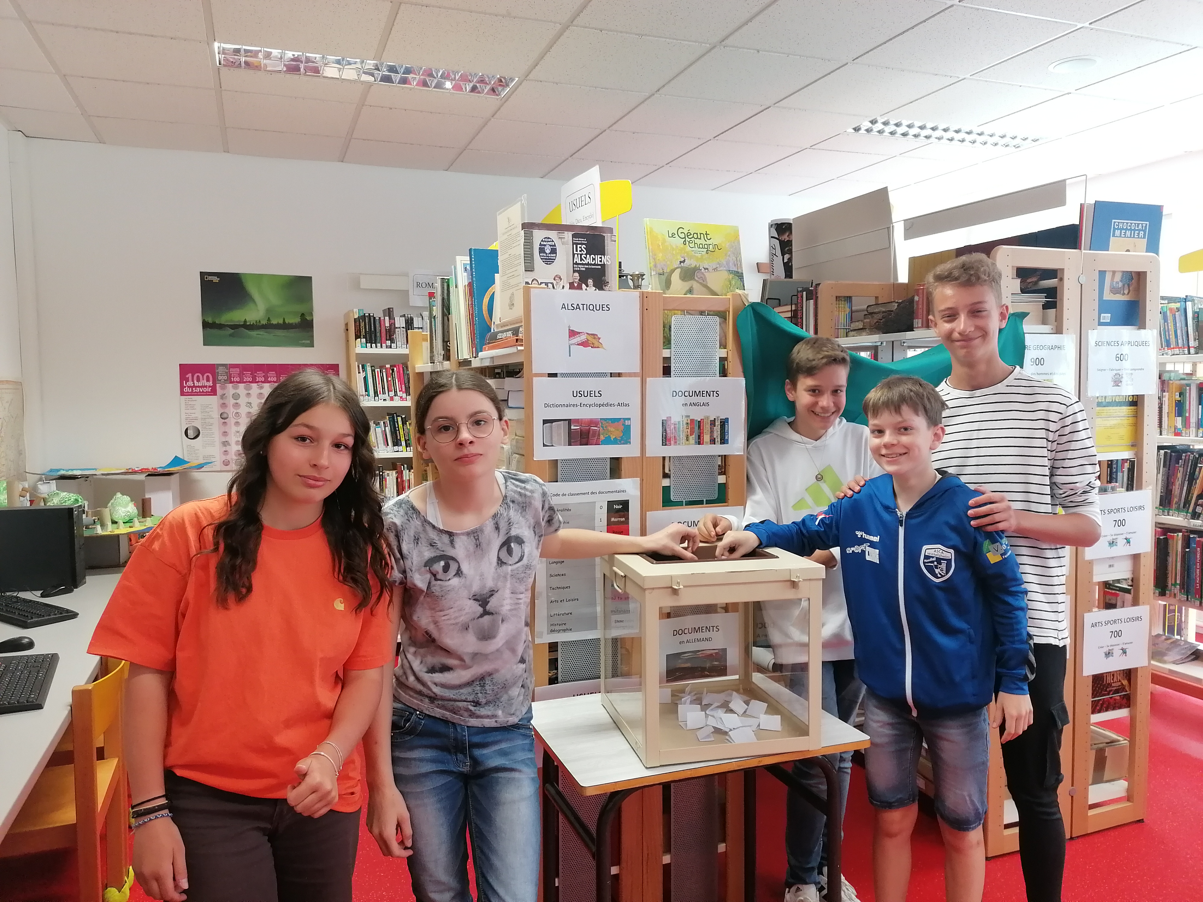 "Lundi 22 mai 2023 avait lieu au CDI du Collège le vote du 34è prix des Incorruptibles de la classe de 5C"