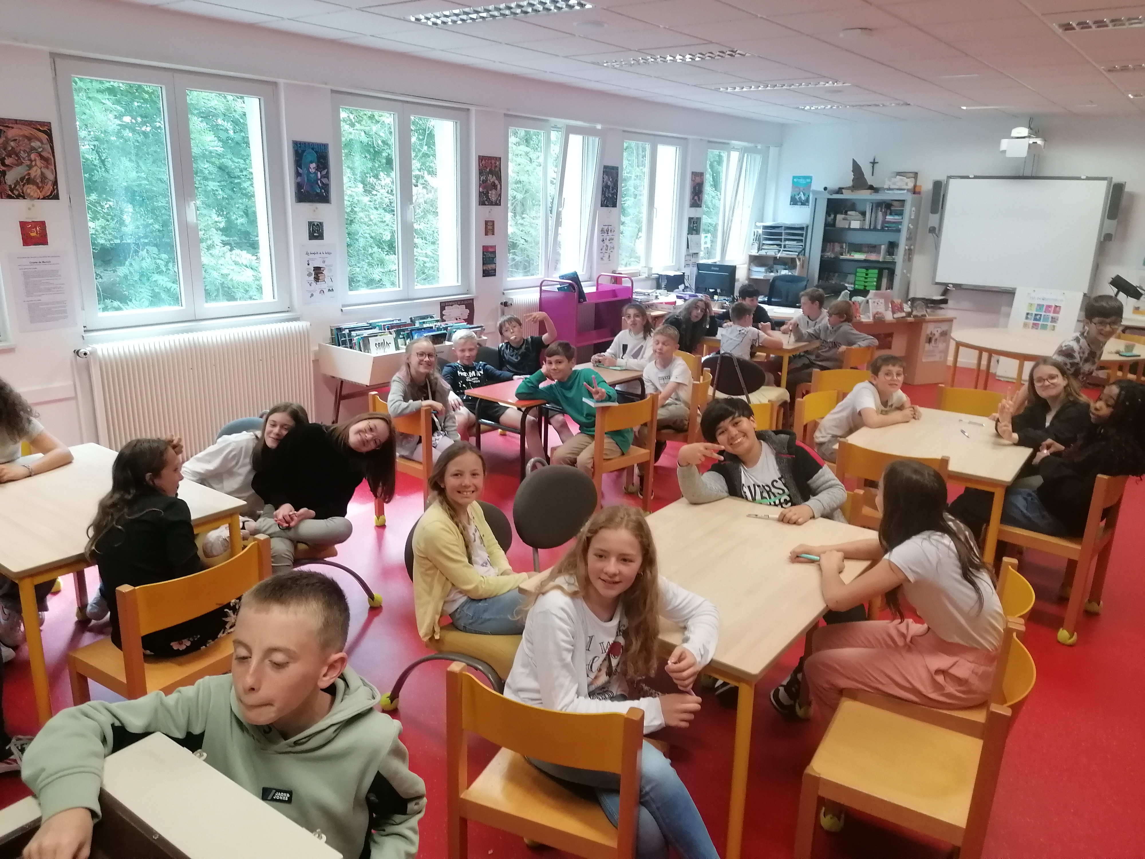 "Mardi 23 Mai 2023 avait lieu au CDI du Collège le vote du 34è prix des Incorruptibles de la classe de 6C"