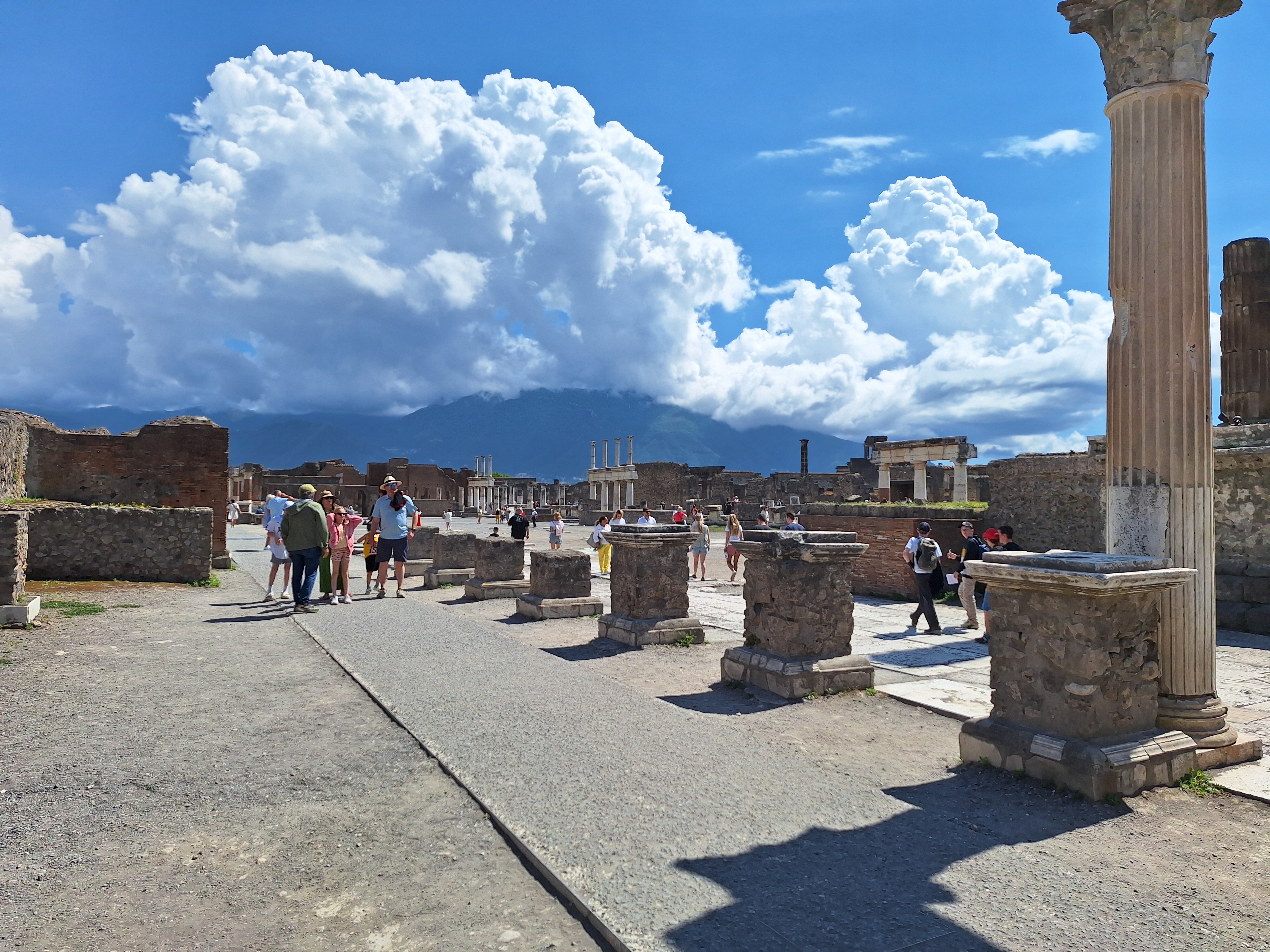 Voyage à Naples pour des élèves de 4ème du 12 au 16 mai 2025 (suite)