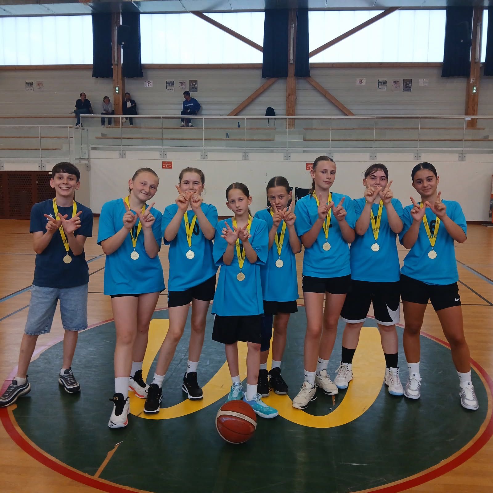UNSS Basket : les benjamines CHAMPIONNES D'ACADEMIE!!