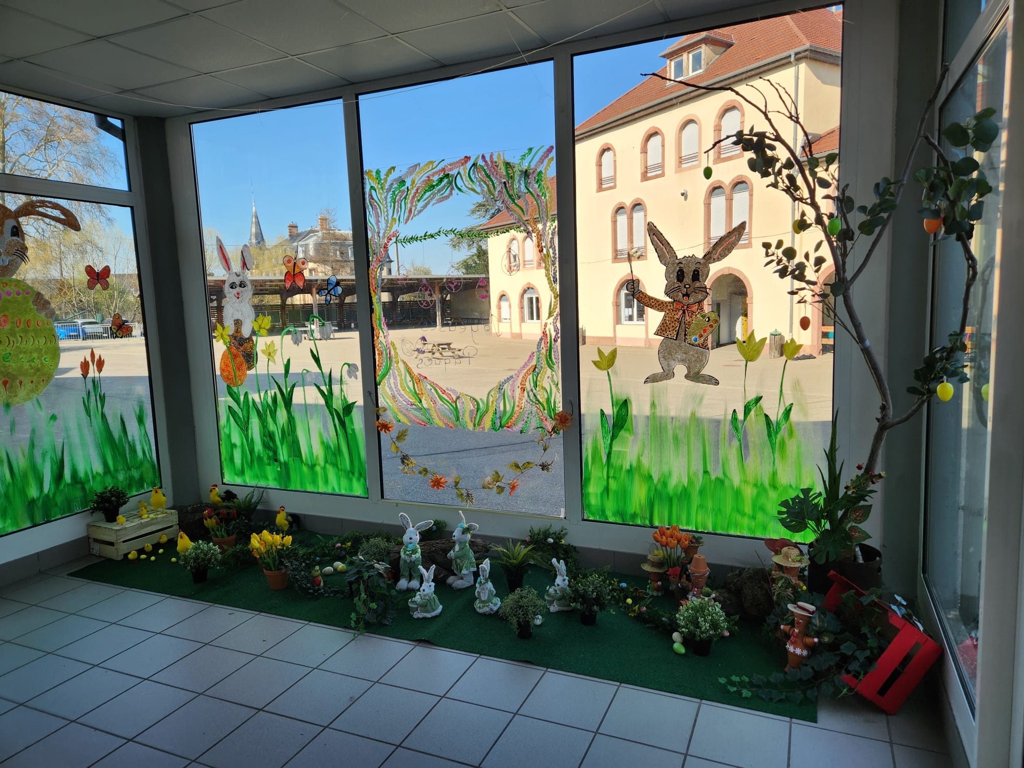 Décorations de Pâques pour l'école