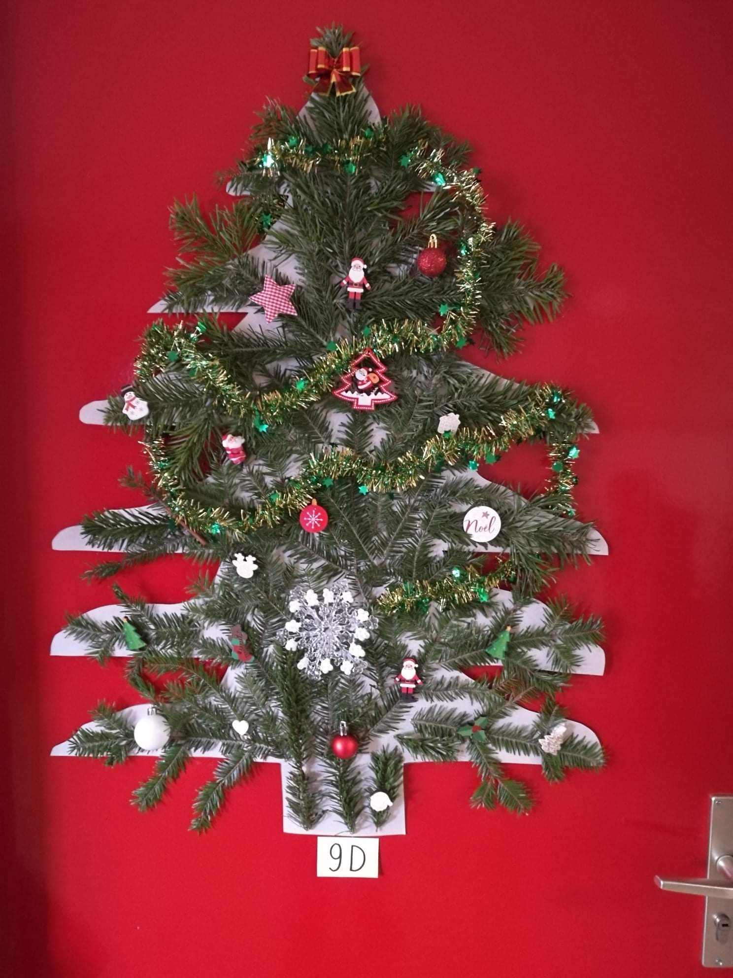 Concours de décors de sapins de Noël de l'école