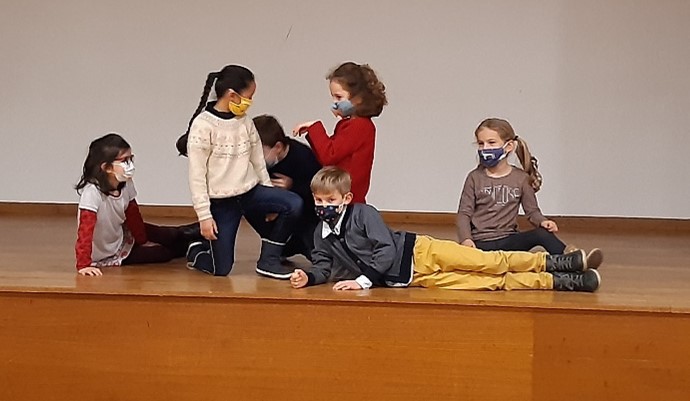 THEATRE EN CE1
