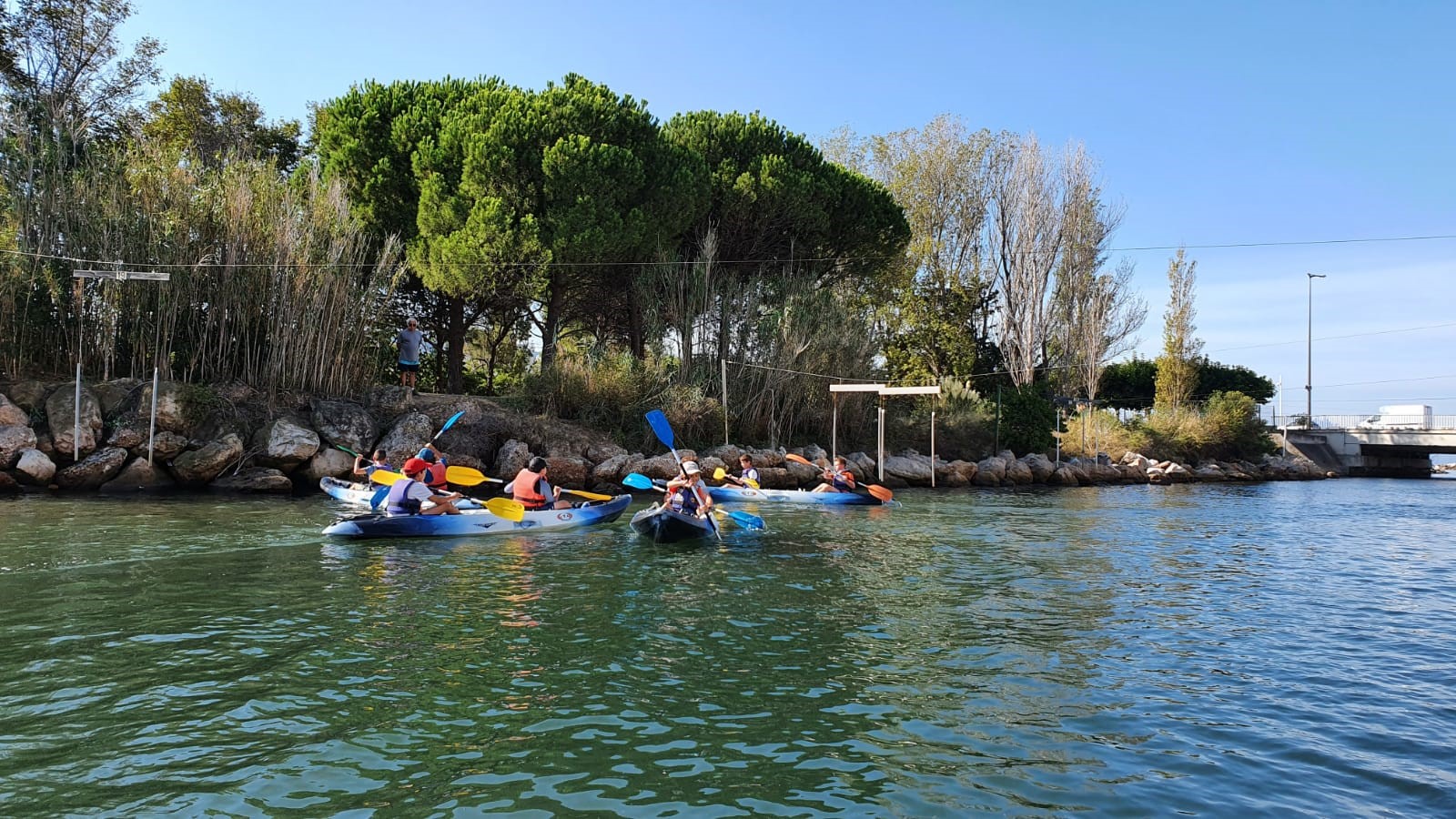 KAYAK SOUS LES PINS ET LES CIGALES