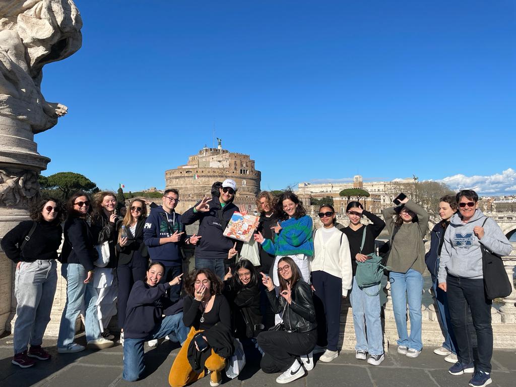 DE RETOUR DE ROME