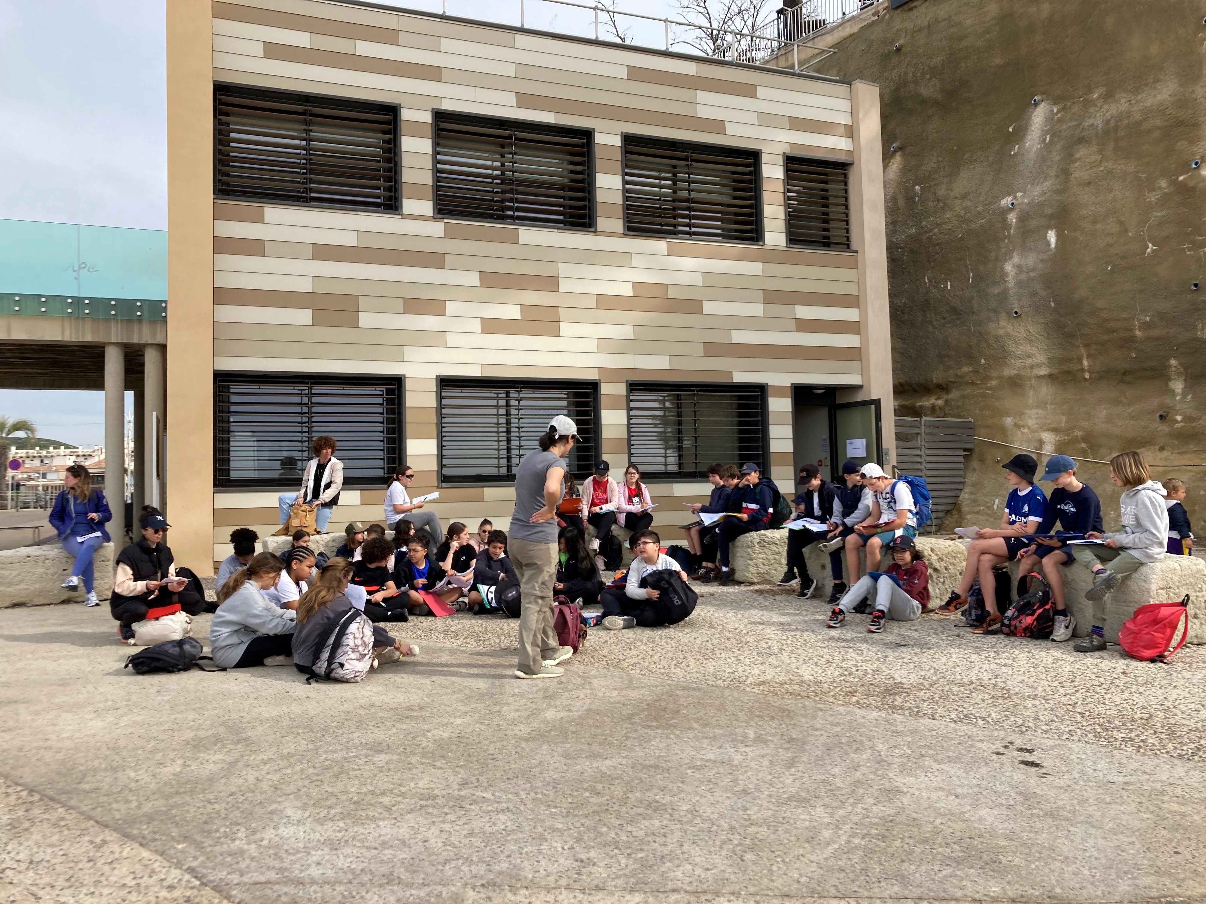 SORTIE DE LA 6EME A !