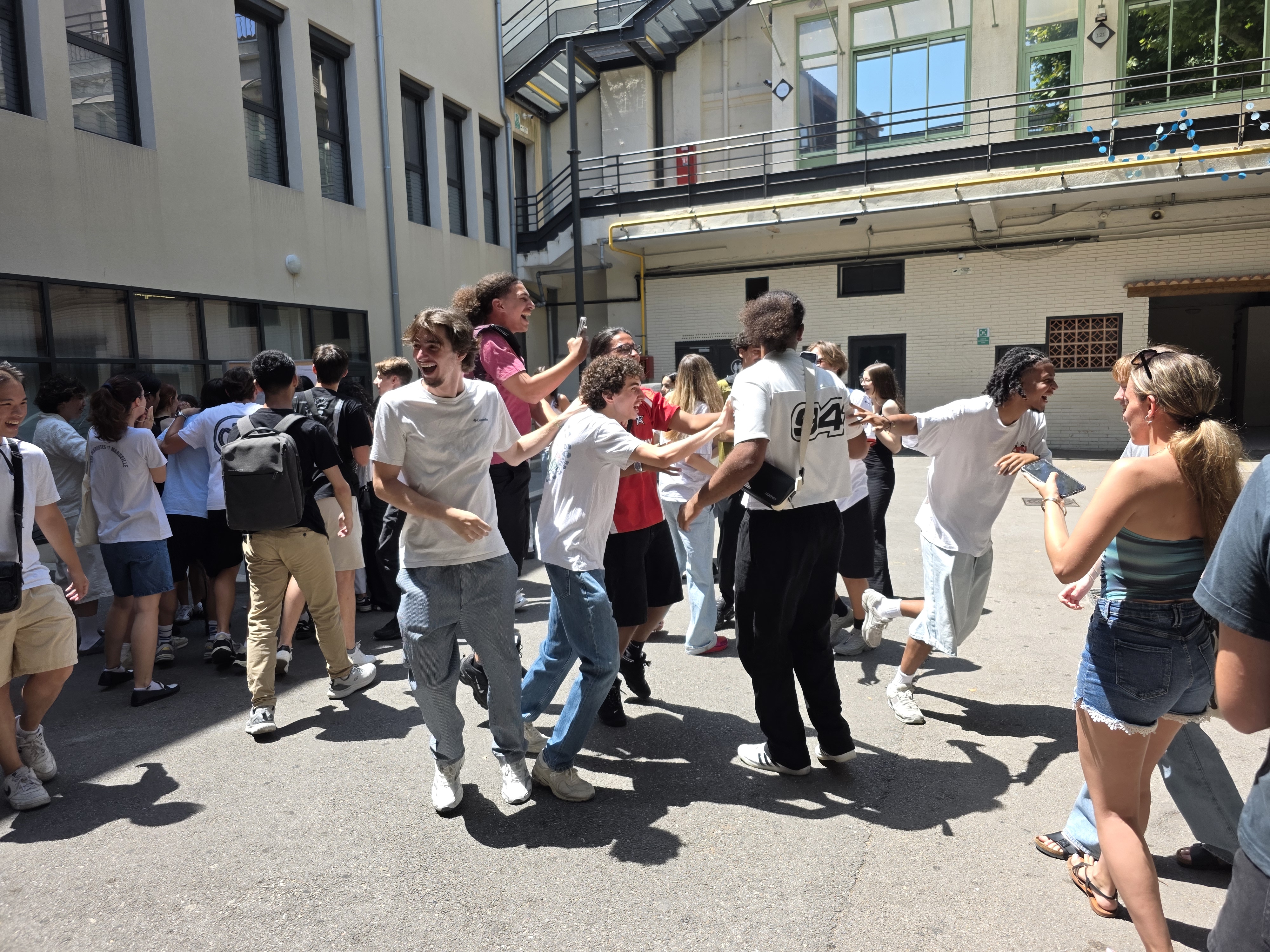 RESULTATS AUX EXAMENS TOUJOURS MEILLEURS !