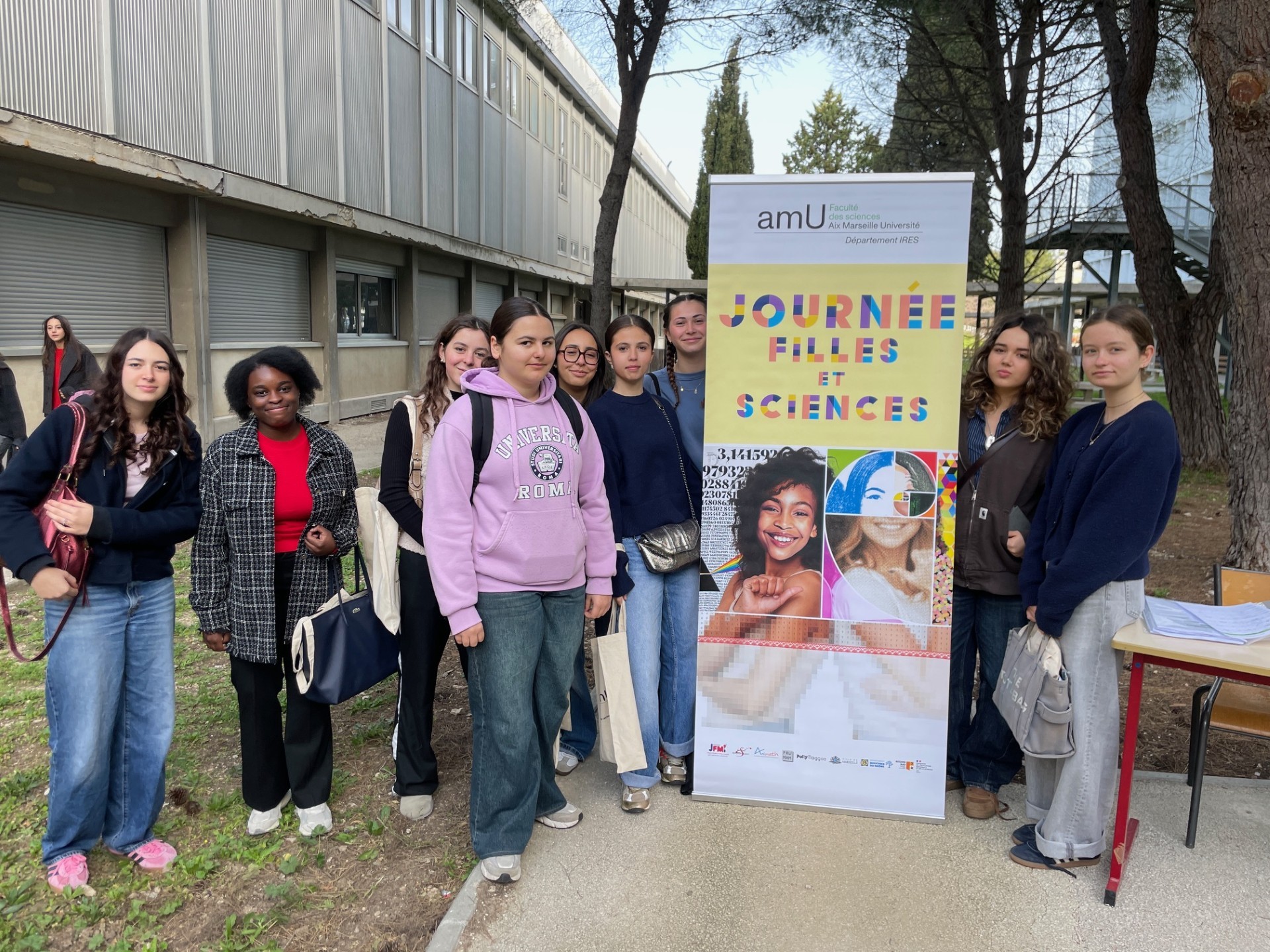 FILLES ET SCIENCES !