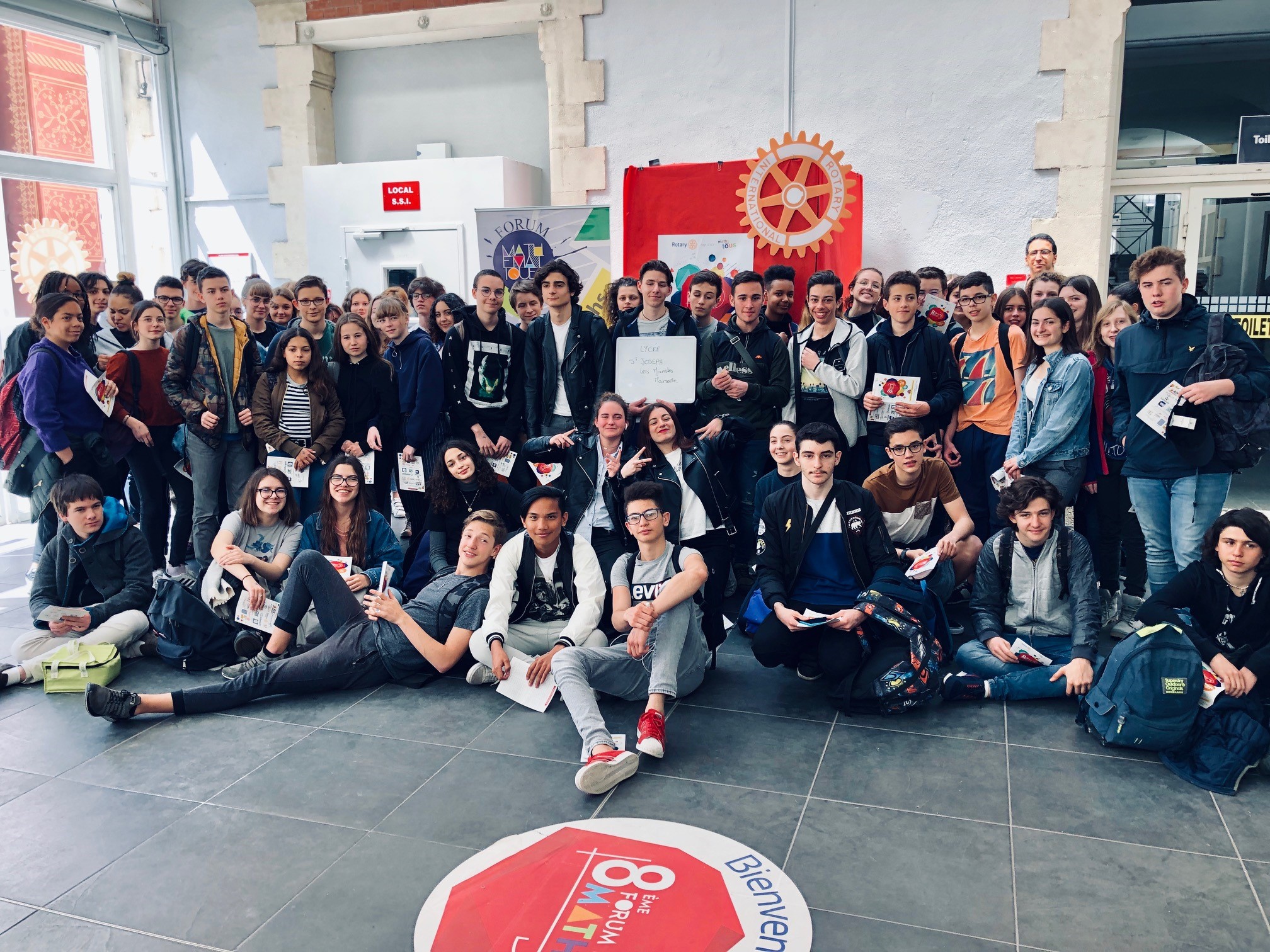 FORUM DES MATHEMATIQUES