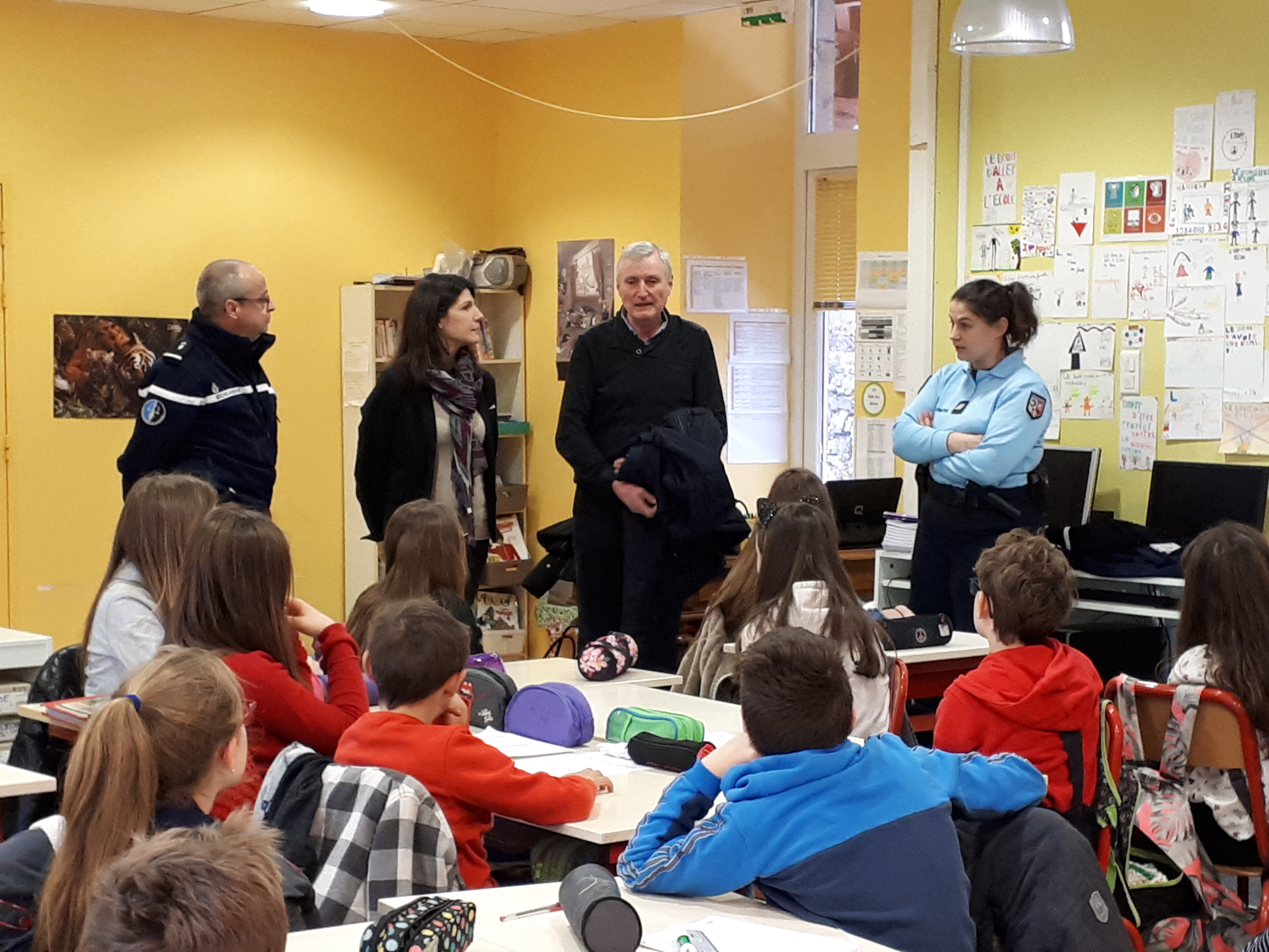 Les CM1-CM2 diplômés du Permis Internet